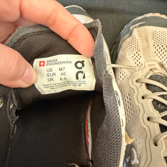 On Running Men's Tan and Black Athletic Shoes - Picture 8 of 8